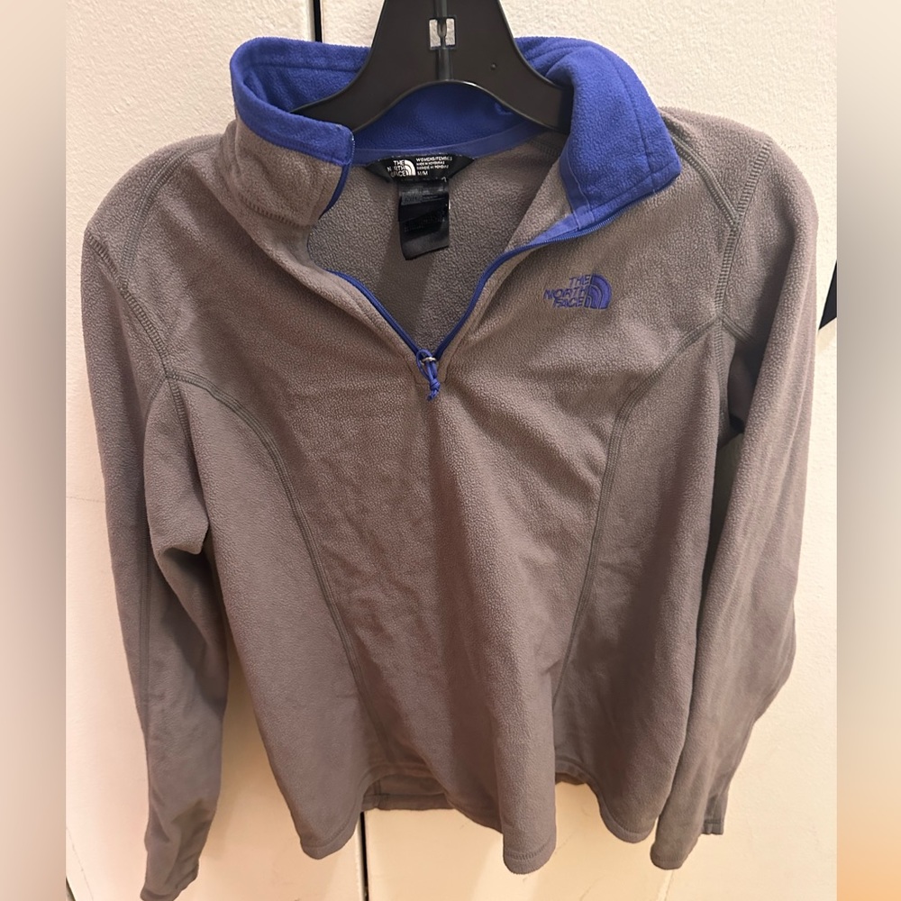 Women’s M northface quarter zip